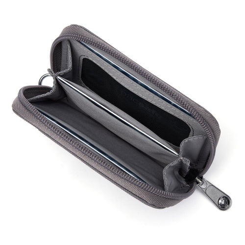 Pacsafe® RFIDsafe™ RFID blocking card wallet